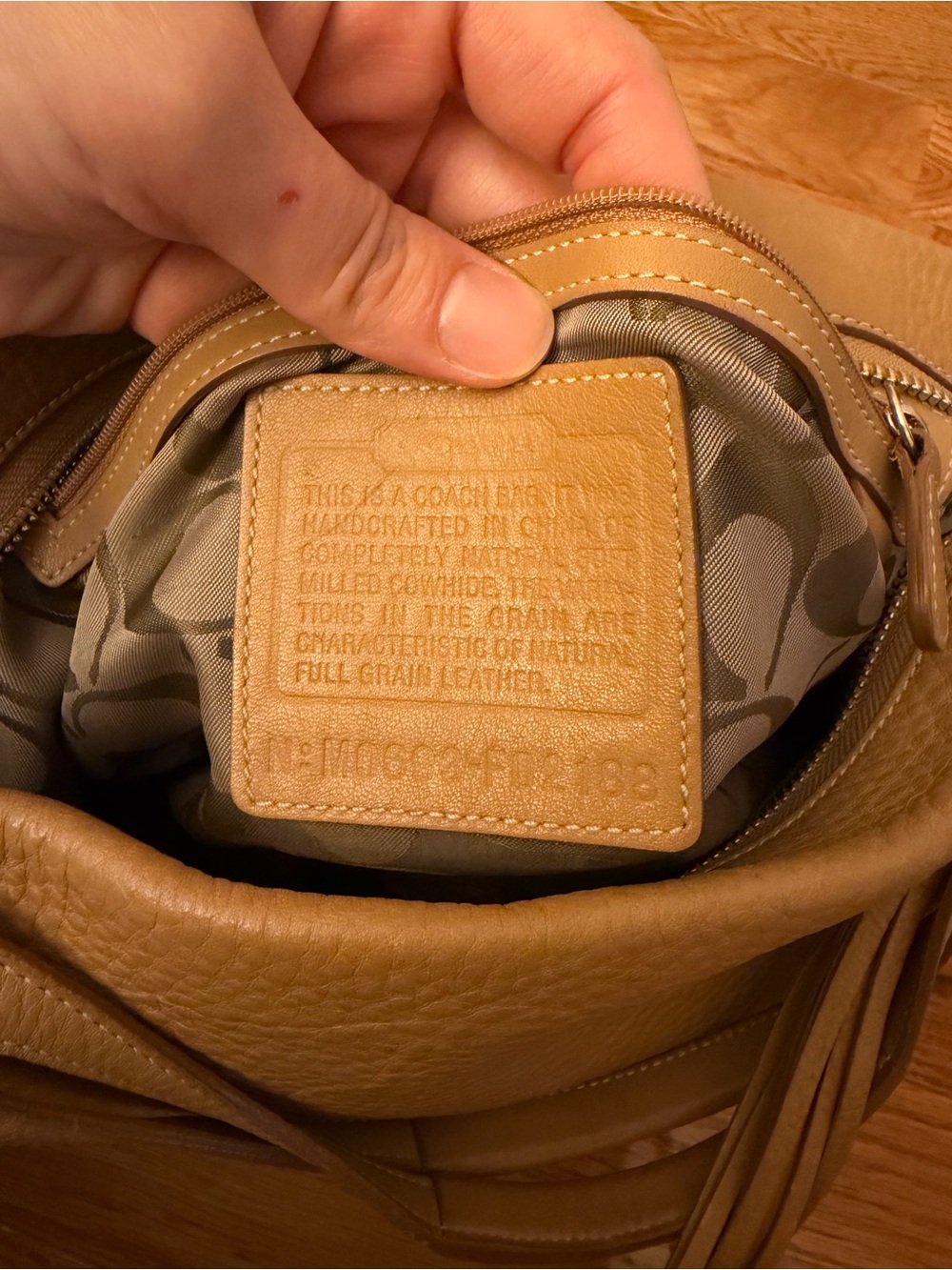 Coach pebbled leather shoulder bag - Picture 8 of 10